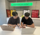 노란 수영복에 섹시한 몸매 어필하는 존예 처자