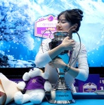 노란 수영복에 섹시한 몸매 어필하는 존예 처자