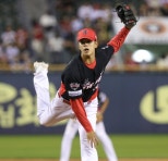 노란 수영복에 섹시한 몸매 어필하는 존예 처자