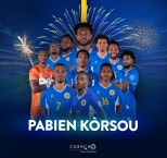 노란 수영복에 섹시한 몸매 어필하는 존예 처자