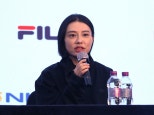 노란 수영복에 섹시한 몸매 어필하는 존예 처자