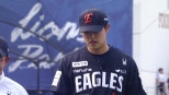 노란 수영복에 섹시한 몸매 어필하는 존예 처자