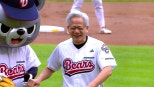 노란 수영복에 섹시한 몸매 어필하는 존예 처자