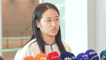 노란 수영복에 섹시한 몸매 어필하는 존예 처자