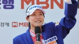 노란 수영복에 섹시한 몸매 어필하는 존예 처자