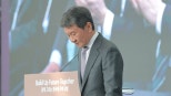노란 수영복에 섹시한 몸매 어필하는 존예 처자