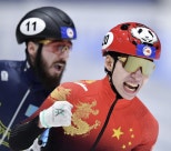 노란 수영복에 섹시한 몸매 어필하는 존예 처자