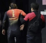 노란 수영복에 섹시한 몸매 어필하는 존예 처자