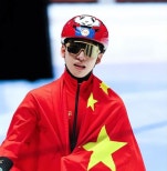 노란 수영복에 섹시한 몸매 어필하는 존예 처자