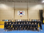 노란 수영복에 섹시한 몸매 어필하는 존예 처자