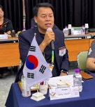 노란 수영복에 섹시한 몸매 어필하는 존예 처자