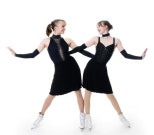 노란 수영복에 섹시한 몸매 어필하는 존예 처자