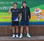노란 수영복에 섹시한 몸매 어필하는 존예 처자