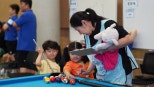 노란 수영복에 섹시한 몸매 어필하는 존예 처자