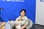 노란 수영복에 섹시한 몸매 어필하는 존예 처자