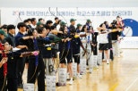 노란 수영복에 섹시한 몸매 어필하는 존예 처자