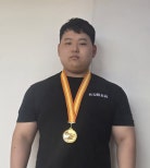 노란 수영복에 섹시한 몸매 어필하는 존예 처자