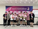 노란 수영복에 섹시한 몸매 어필하는 존예 처자