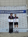 노란 수영복에 섹시한 몸매 어필하는 존예 처자