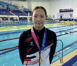 노란 수영복에 섹시한 몸매 어필하는 존예 처자