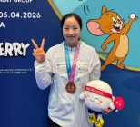 노란 수영복에 섹시한 몸매 어필하는 존예 처자