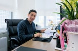 노란 수영복에 섹시한 몸매 어필하는 존예 처자