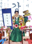노란 수영복에 섹시한 몸매 어필하는 존예 처자