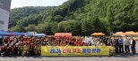 노란 수영복에 섹시한 몸매 어필하는 존예 처자