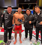 노란 수영복에 섹시한 몸매 어필하는 존예 처자