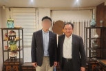 노란 수영복에 섹시한 몸매 어필하는 존예 처자