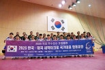 노란 수영복에 섹시한 몸매 어필하는 존예 처자