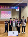 노란 수영복에 섹시한 몸매 어필하는 존예 처자