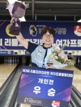 노란 수영복에 섹시한 몸매 어필하는 존예 처자