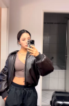 노란 수영복에 섹시한 몸매 어필하는 존예 처자