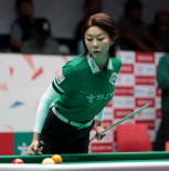 노란 수영복에 섹시한 몸매 어필하는 존예 처자