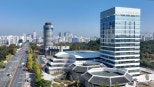 노란 수영복에 섹시한 몸매 어필하는 존예 처자