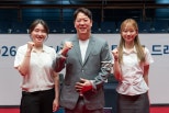 노란 수영복에 섹시한 몸매 어필하는 존예 처자