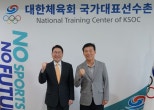 노란 수영복에 섹시한 몸매 어필하는 존예 처자