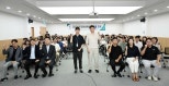노란 수영복에 섹시한 몸매 어필하는 존예 처자