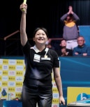 노란 수영복에 섹시한 몸매 어필하는 존예 처자