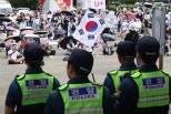 노란 수영복에 섹시한 몸매 어필하는 존예 처자