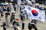 노란 수영복에 섹시한 몸매 어필하는 존예 처자