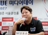노란 수영복에 섹시한 몸매 어필하는 존예 처자