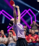 노란 수영복에 섹시한 몸매 어필하는 존예 처자