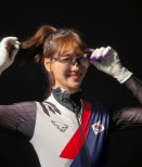 노란 수영복에 섹시한 몸매 어필하는 존예 처자