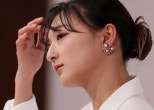 노란 수영복에 섹시한 몸매 어필하는 존예 처자