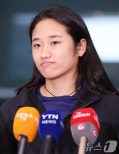 노란 수영복에 섹시한 몸매 어필하는 존예 처자