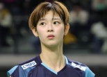 노란 수영복에 섹시한 몸매 어필하는 존예 처자