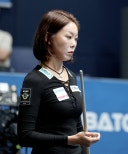 노란 수영복에 섹시한 몸매 어필하는 존예 처자