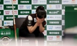 노란 수영복에 섹시한 몸매 어필하는 존예 처자